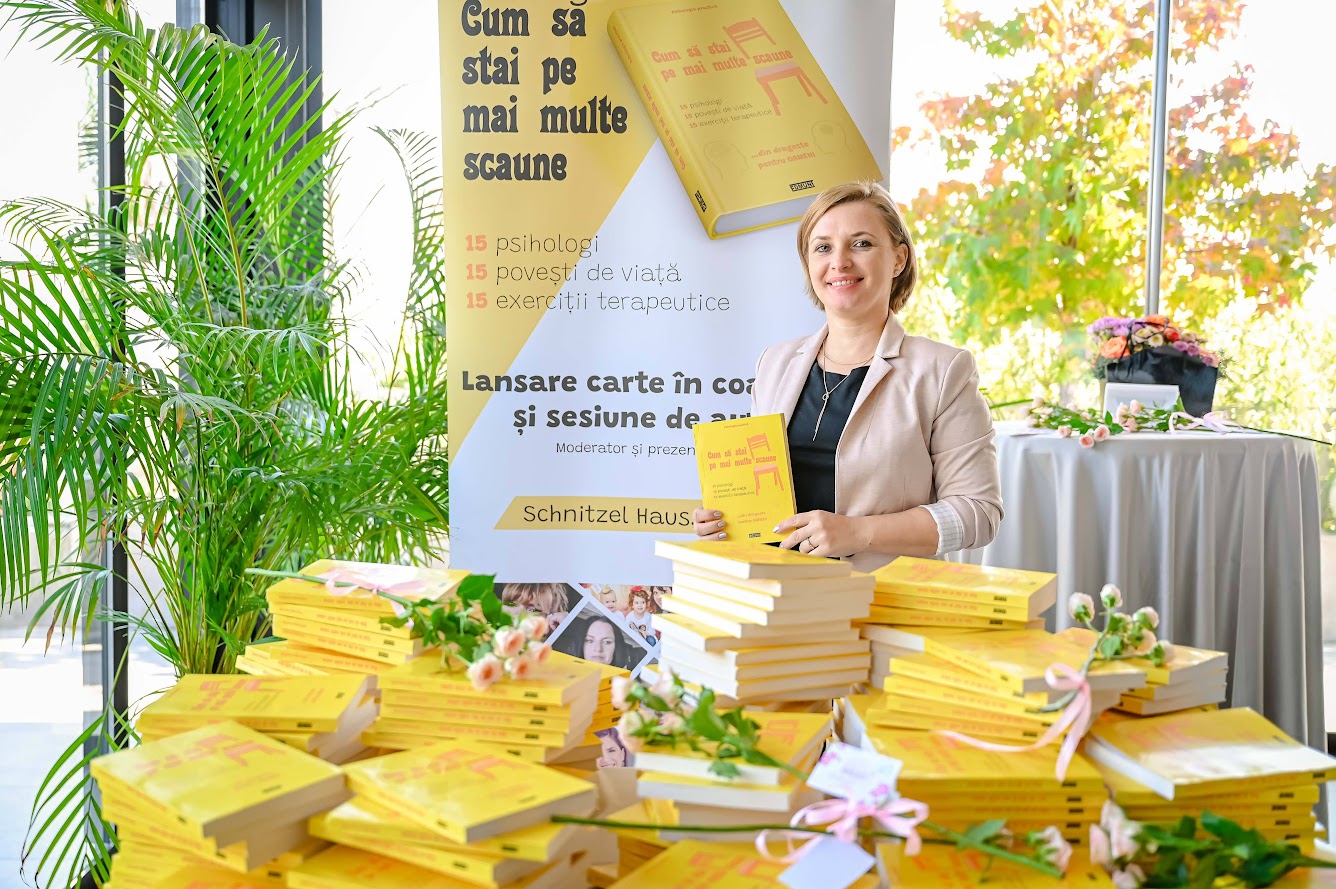 Cristina Grigore la lansarea cărții Cum să stai pe mai multe scaune